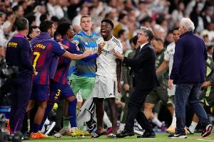 记者：皇马俱乐部不会介入，是否处罚维尼修斯将由阿隆索独自决定