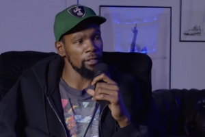 杜兰特：我外婆有17个兄弟姐妹 我表亲多得数不清 大概有200个吧