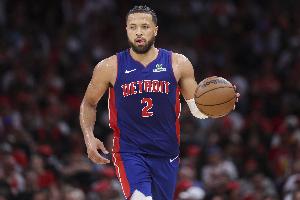 张佳玮：康宁汉姆本赛季不用巧打可以硬打了 在等自己的副攻归来