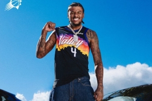 不能打球但能耍帅！杰伦·格林上身带货太阳城市版球衣