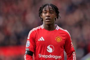 罗马诺：那不勒斯有意冬窗签梅努，但目前曼联仍不愿放其离队