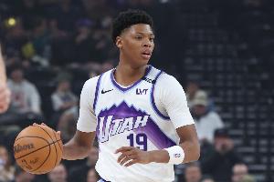 该打就得打！5号秀贝利自信撤步三分+反击扣篮打停步行者！