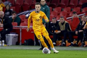 官方：荷兰队后卫哈特曼因病离开训练营，不会随队出征波兰