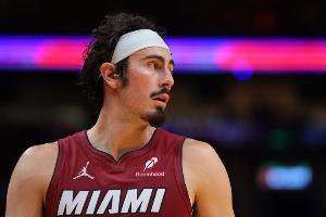 斯波：对手会用五号位防哈克斯 希望他保持侵略性做好自己就好