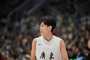 真核心！杨舒予18中9&三分10中4砍下22分3助 末节连砍8分定胜局