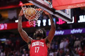 伤病退散！伊森6中1得到3分5板2助1断 因左髋挫伤提前退赛