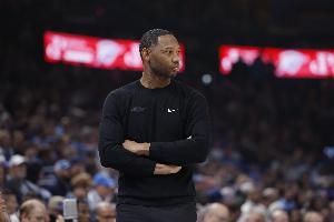 威利·格林下课！美网友：鹈鹕还想着夺冠？先胜率5成吧 交易锡安