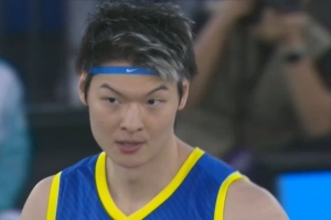 全运会男子三篮半决赛：福建14-22不敌上海 王哲林空砍10分4板