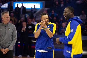 库里：科尔用建乐队类比球队打造 他说他在公牛时像乐队连音响的