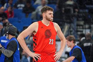 命中率17.6%！队记：克林根要少投三分 专注于抢前场板就好