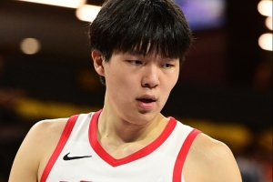 解说：G联盟比赛看下来 杨瀚森至少可以跟上节奏没有显得非常疲惫