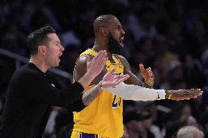 雷迪克：詹姆斯一旦状态恢复 场均时间可能会达到35分钟左右