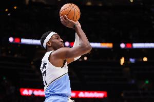 正负值-22最低！奥孔武13中8&三分7中4拿21分3帽 但有5失误6犯规